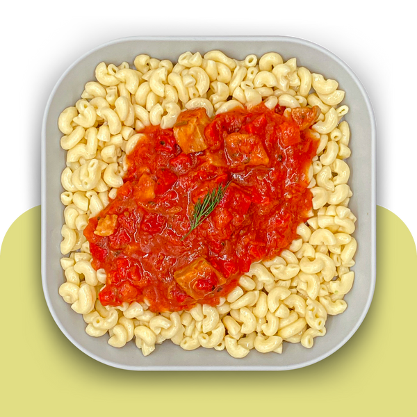 Hörnchennudeln in fruchtiger Paprikasauce mit Hähnchen
